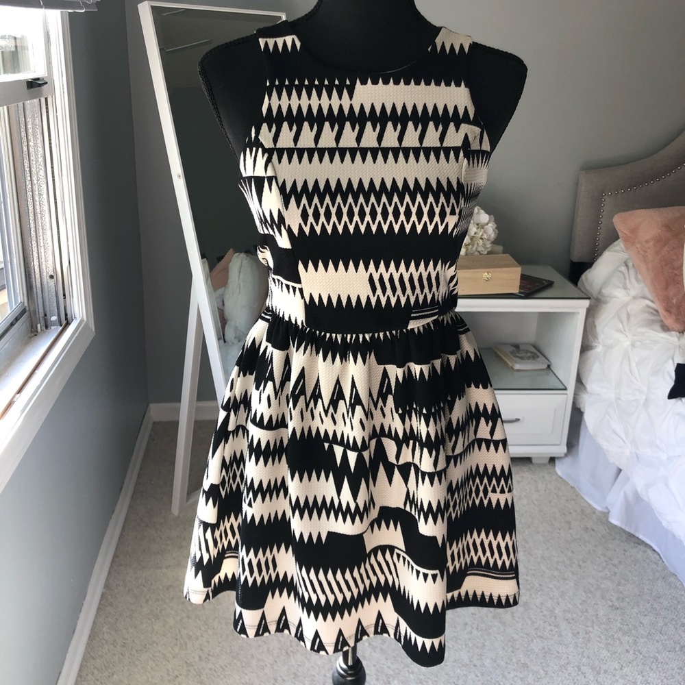 Black & White Geometric Print Dress